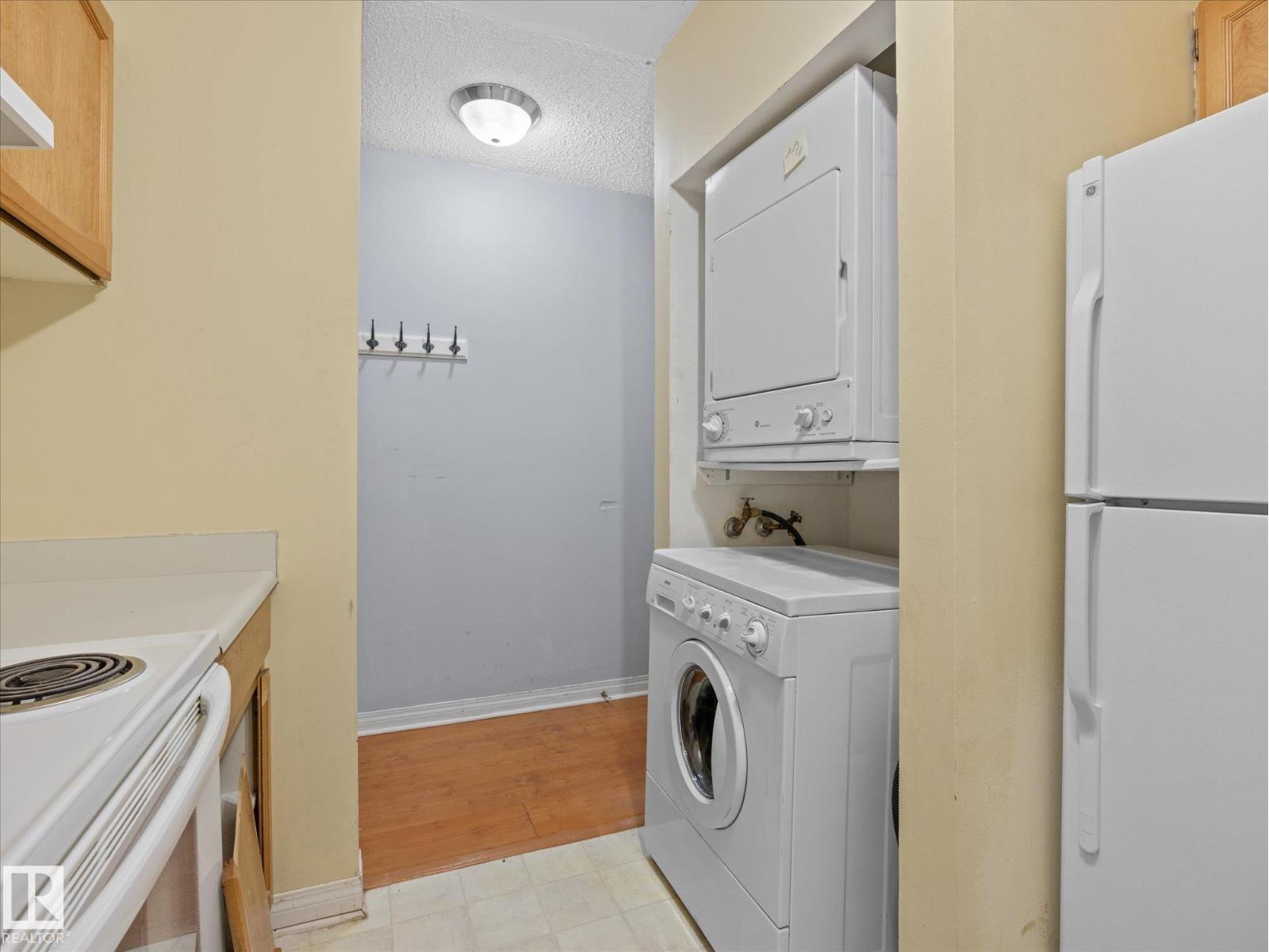 #110 10139 117 ST NW
