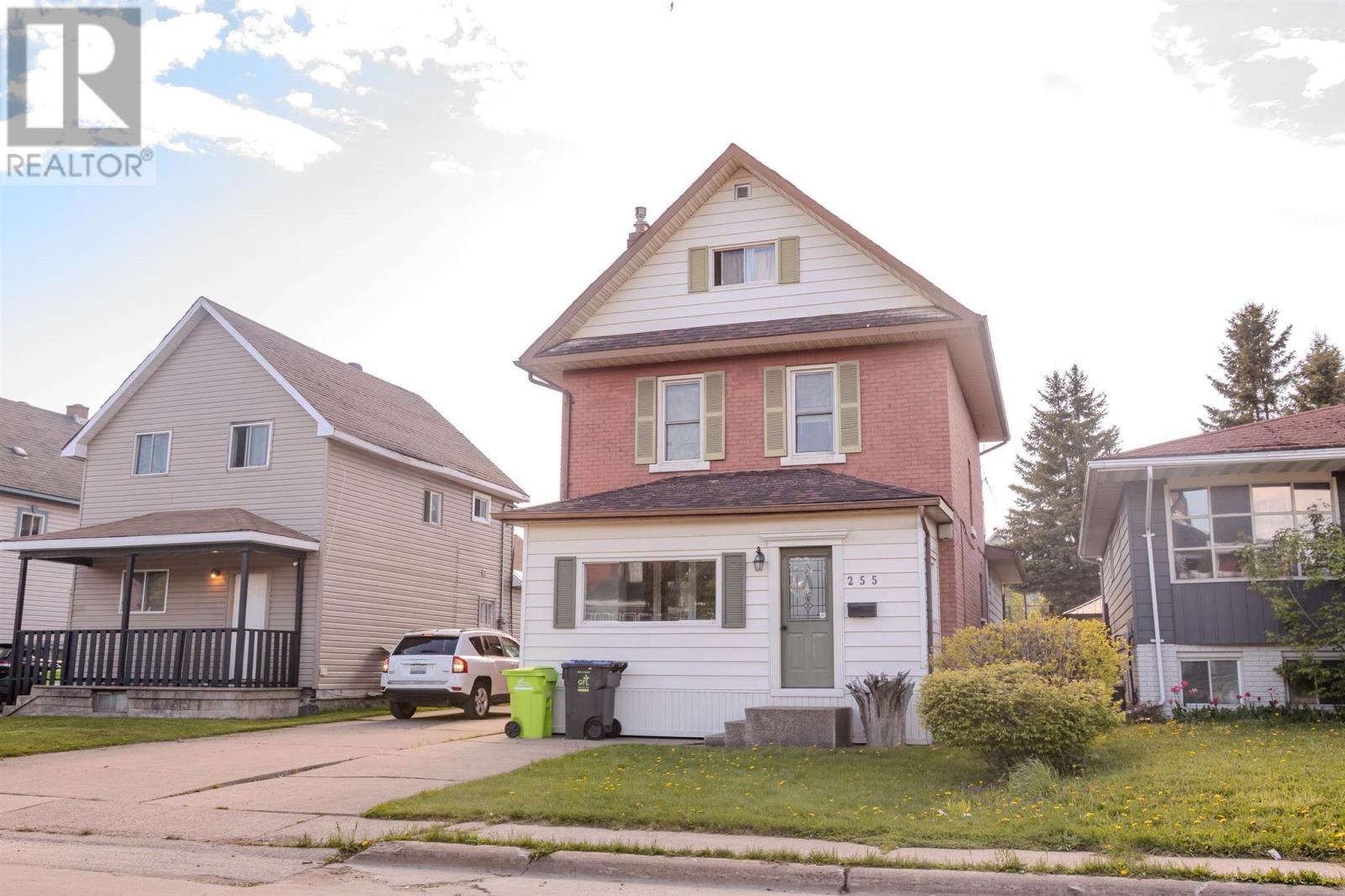 Homes for Sale Sault Ste. Marie 255 Brown ST