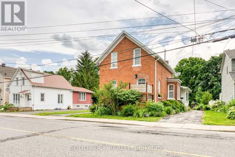 33A AND 33B NAPOLEON STREET Carleton Place ON K7C2X4