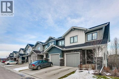 156 Crestridge Common SW Calgary AB T3B6J5