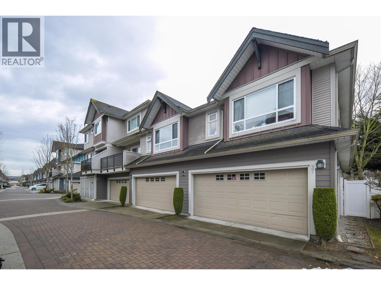 37 11393 STEVESTON HIGHWAY