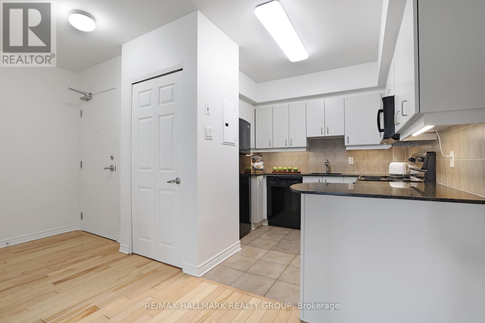 405 - 445 LAURIER AVENUE W