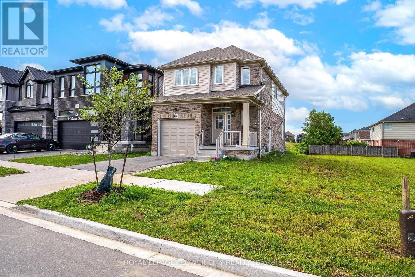 52 MONARCH WOODS DRIVE W