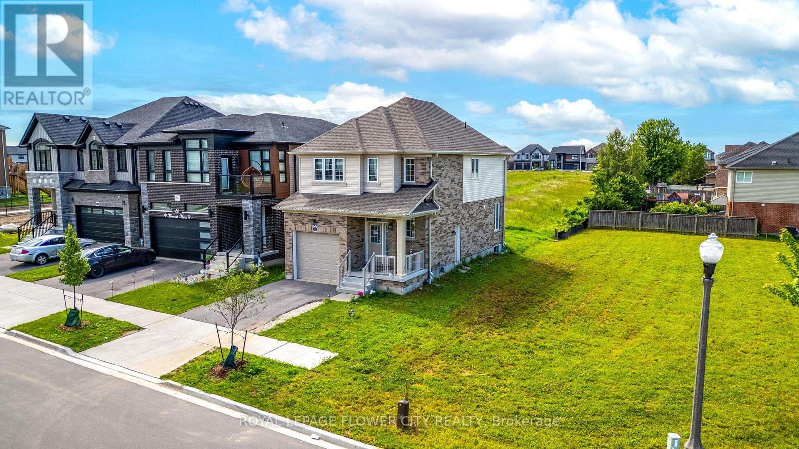52 MONARCH WOODS DRIVE W