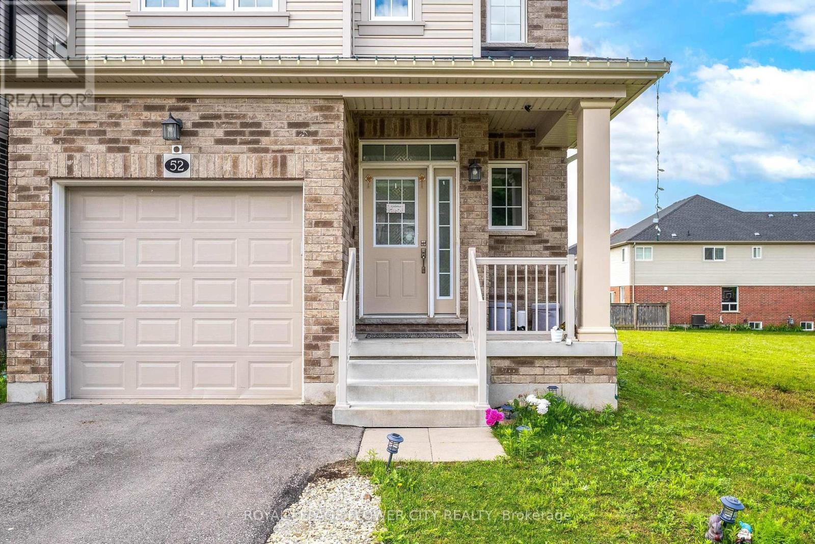52 MONARCH WOODS DRIVE W