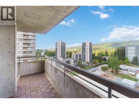 2002 3755 BARTLETT COURT Burnaby BC V3J7G7