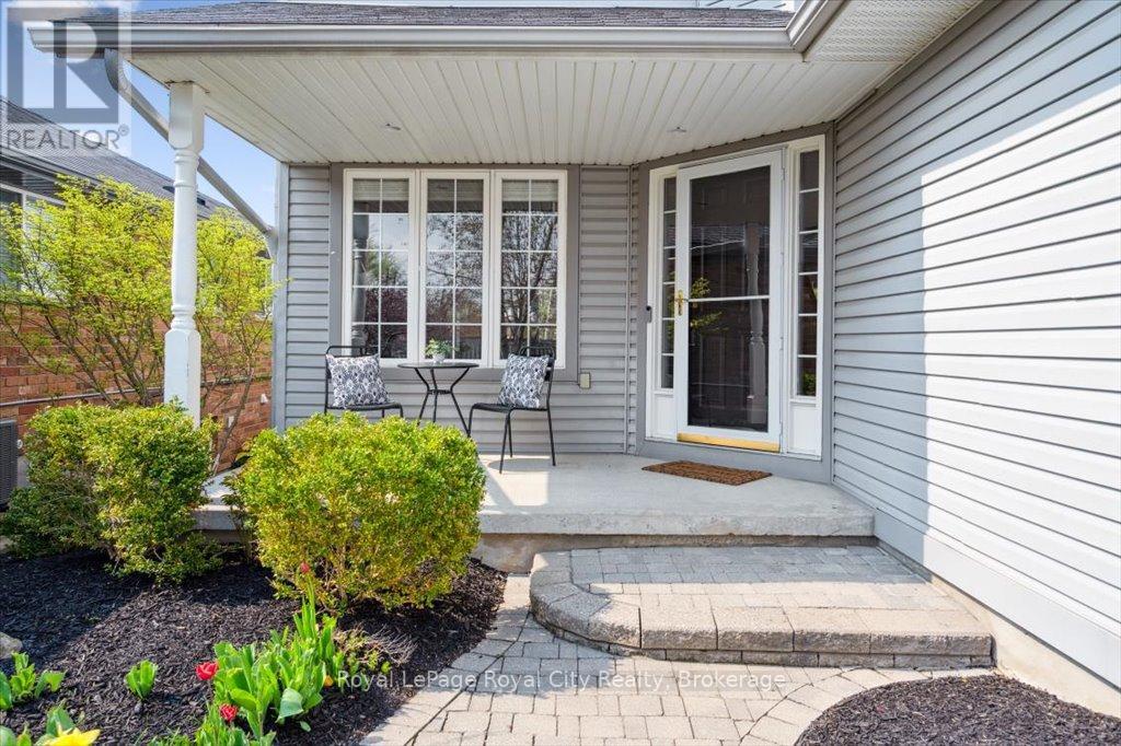 41 MUNROE CRESCENT