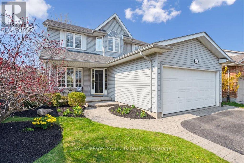 41 MUNROE CRESCENT