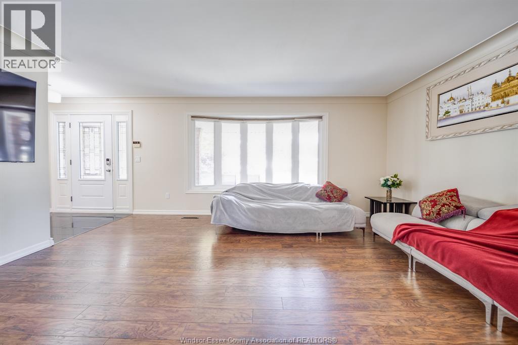 386 WOODRIDGE