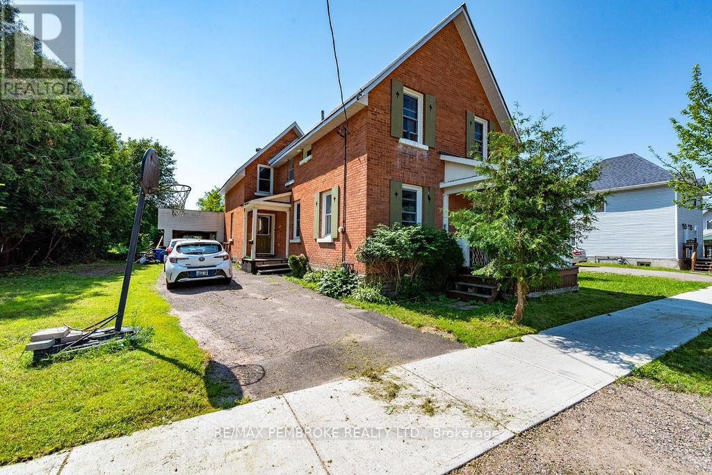 Photo 1 of 35 — 459 SOMERSET STREET, Pembroke, ON K8A4C5