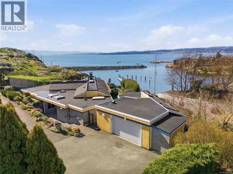 312 Clifton Terr Esquimalt BC V9A5X9