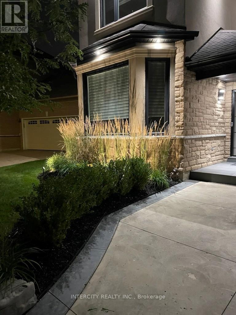 61 WOODLAND TRAIL COURT