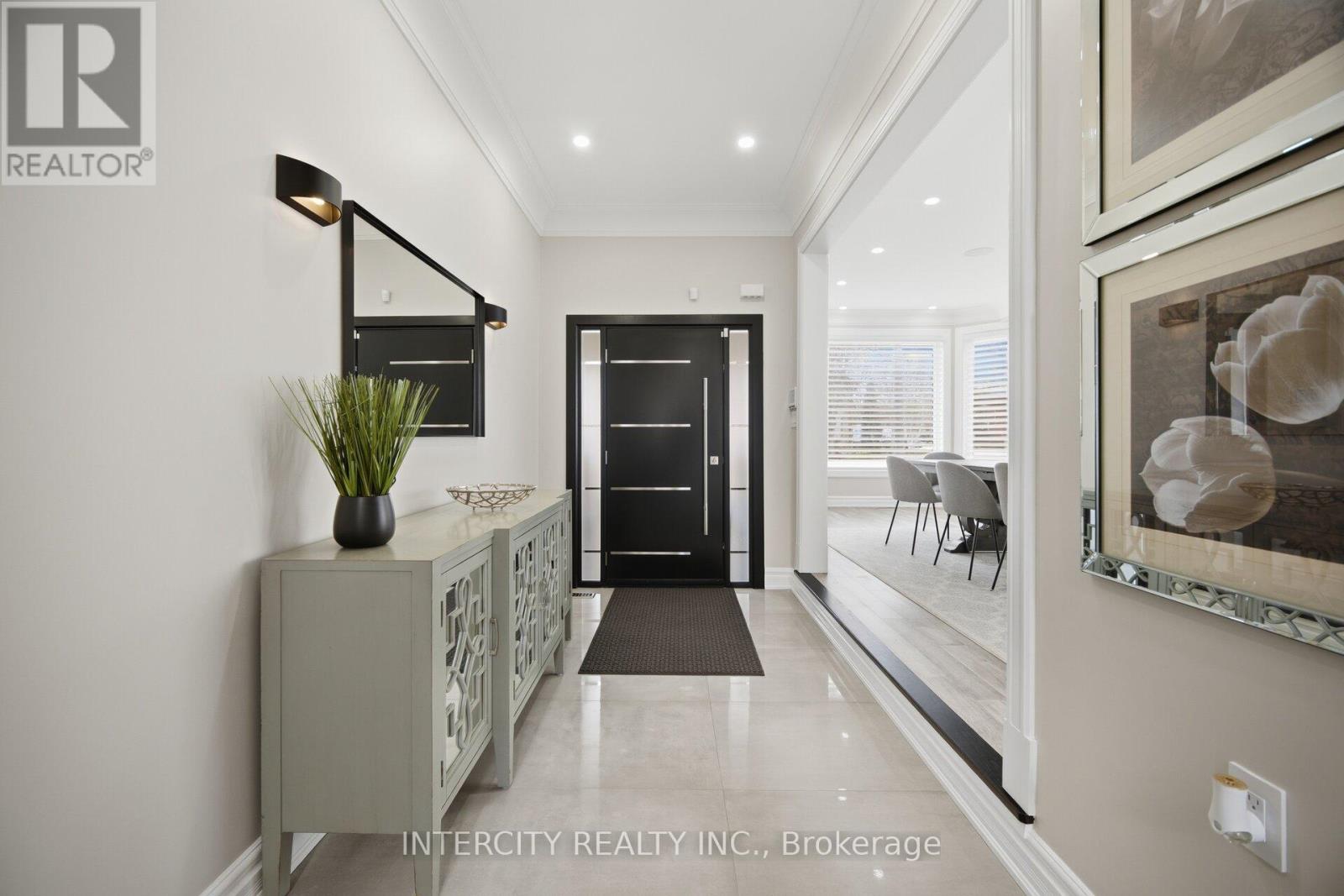 61 WOODLAND TRAIL COURT