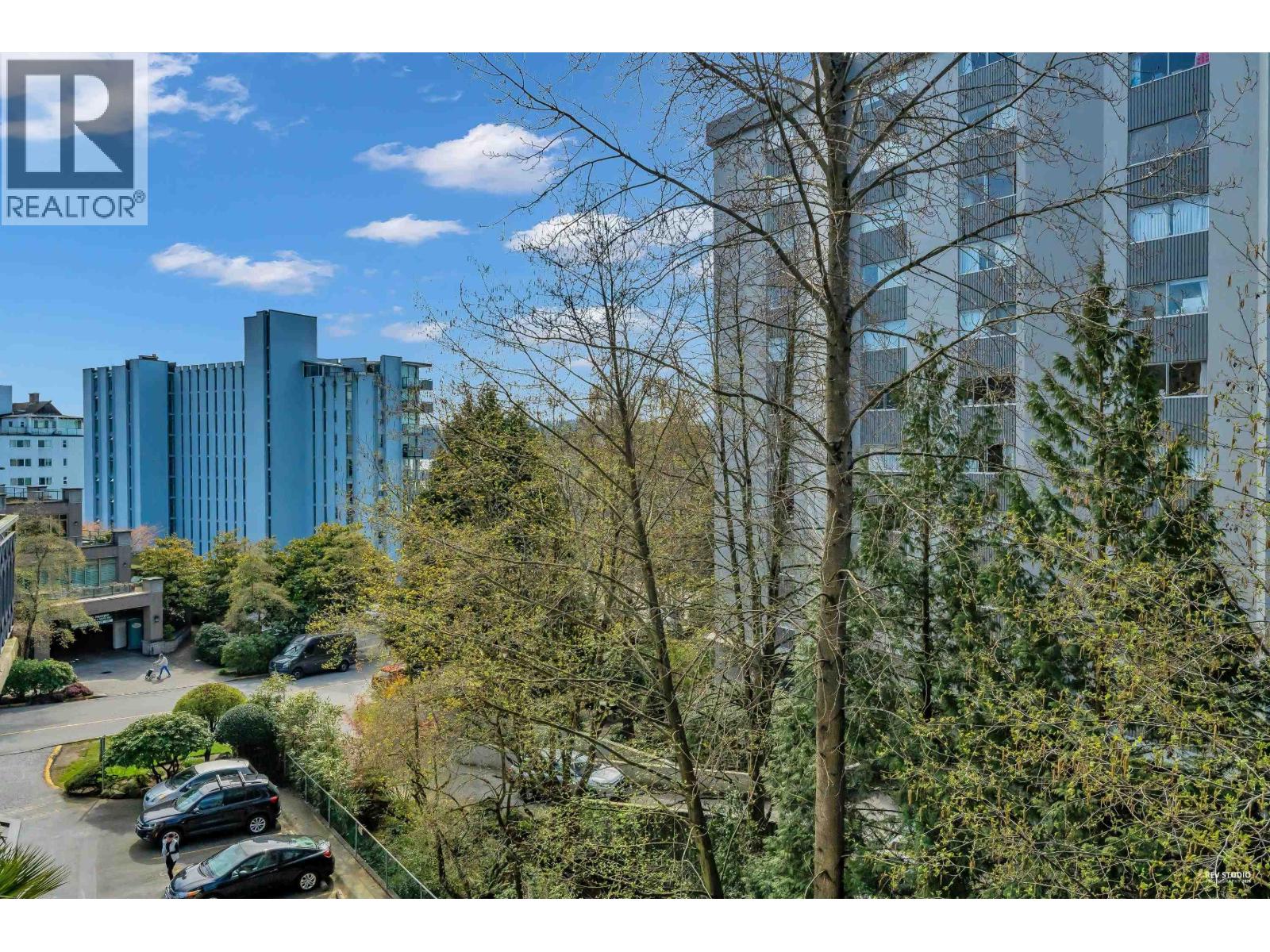 404 1930 MARINE DRIVE