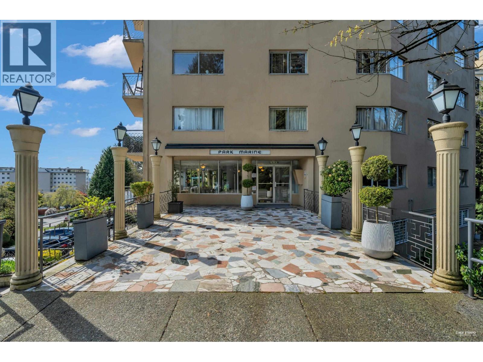 404 1930 MARINE DRIVE