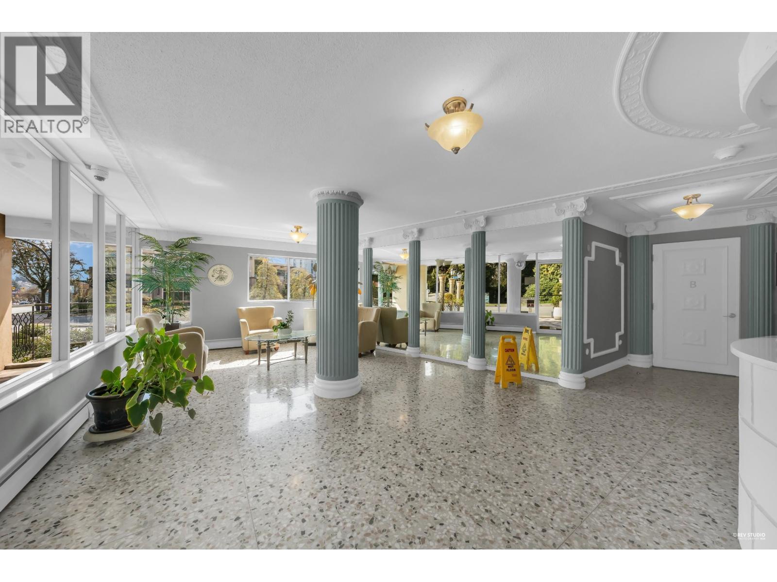 404 1930 MARINE DRIVE
