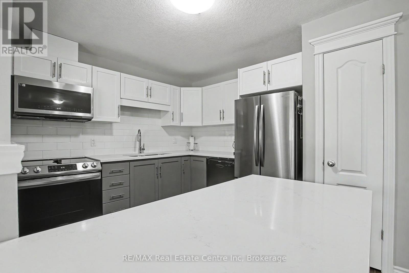 58 CURZON CRESCENT