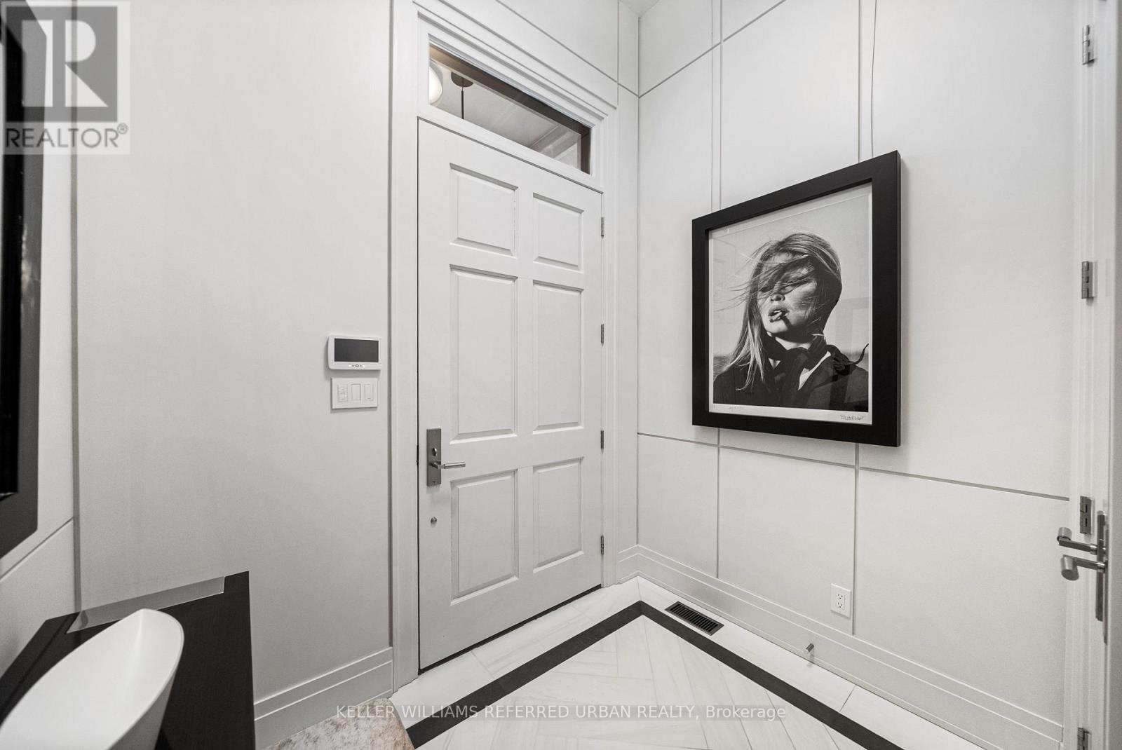 130 B FARNHAM AVENUE