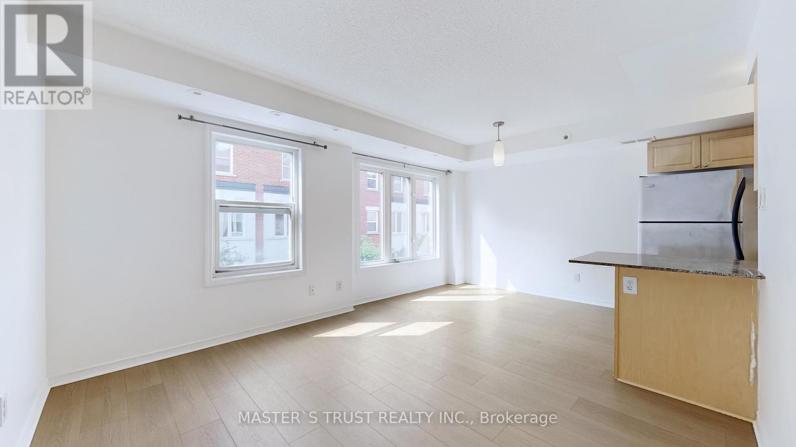 UNIT4 - 74 MUNRO STREET