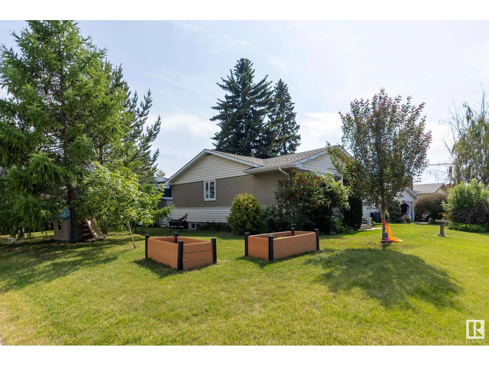 7107 96B AV NW