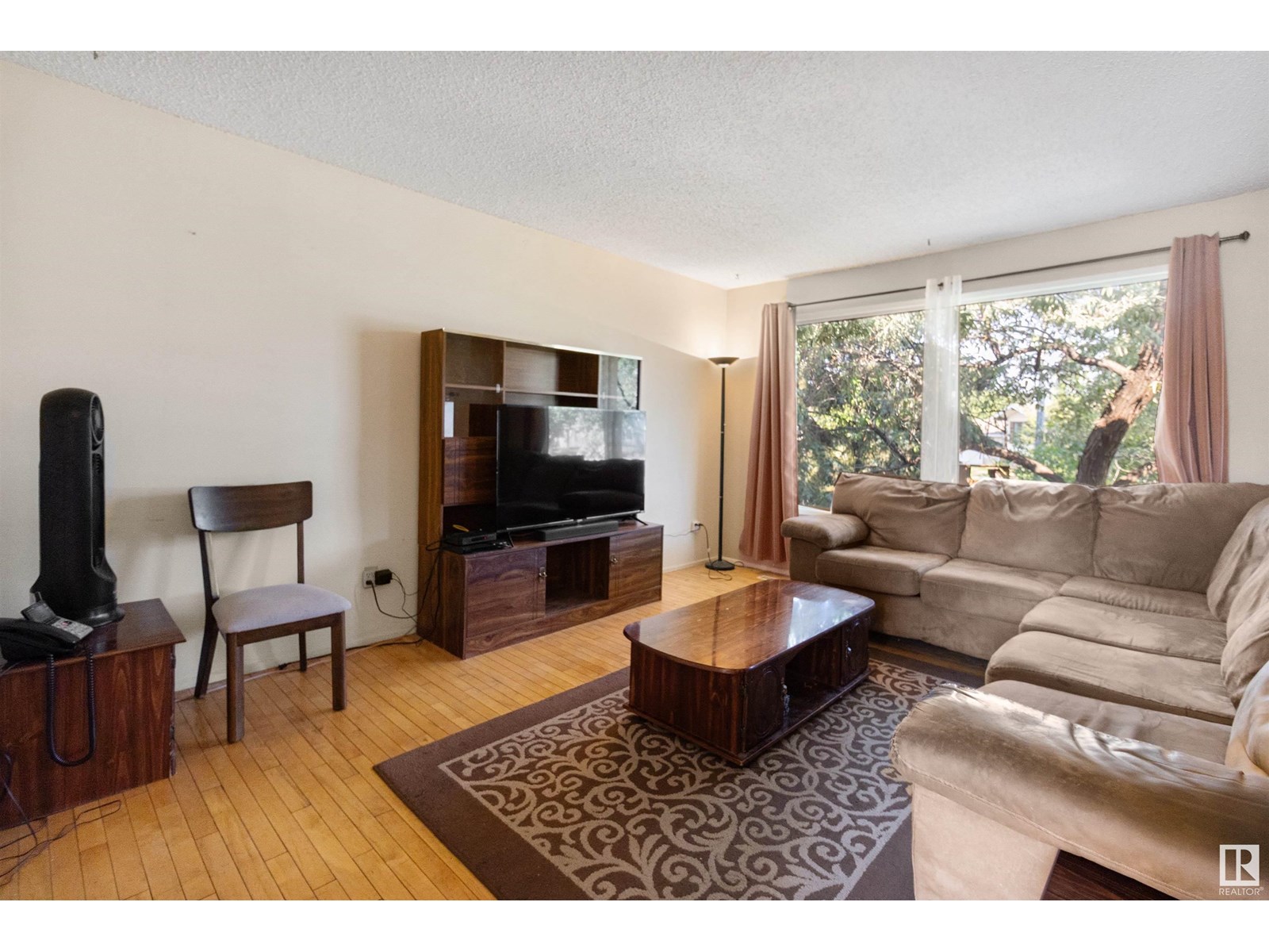 14203 22 ST NW