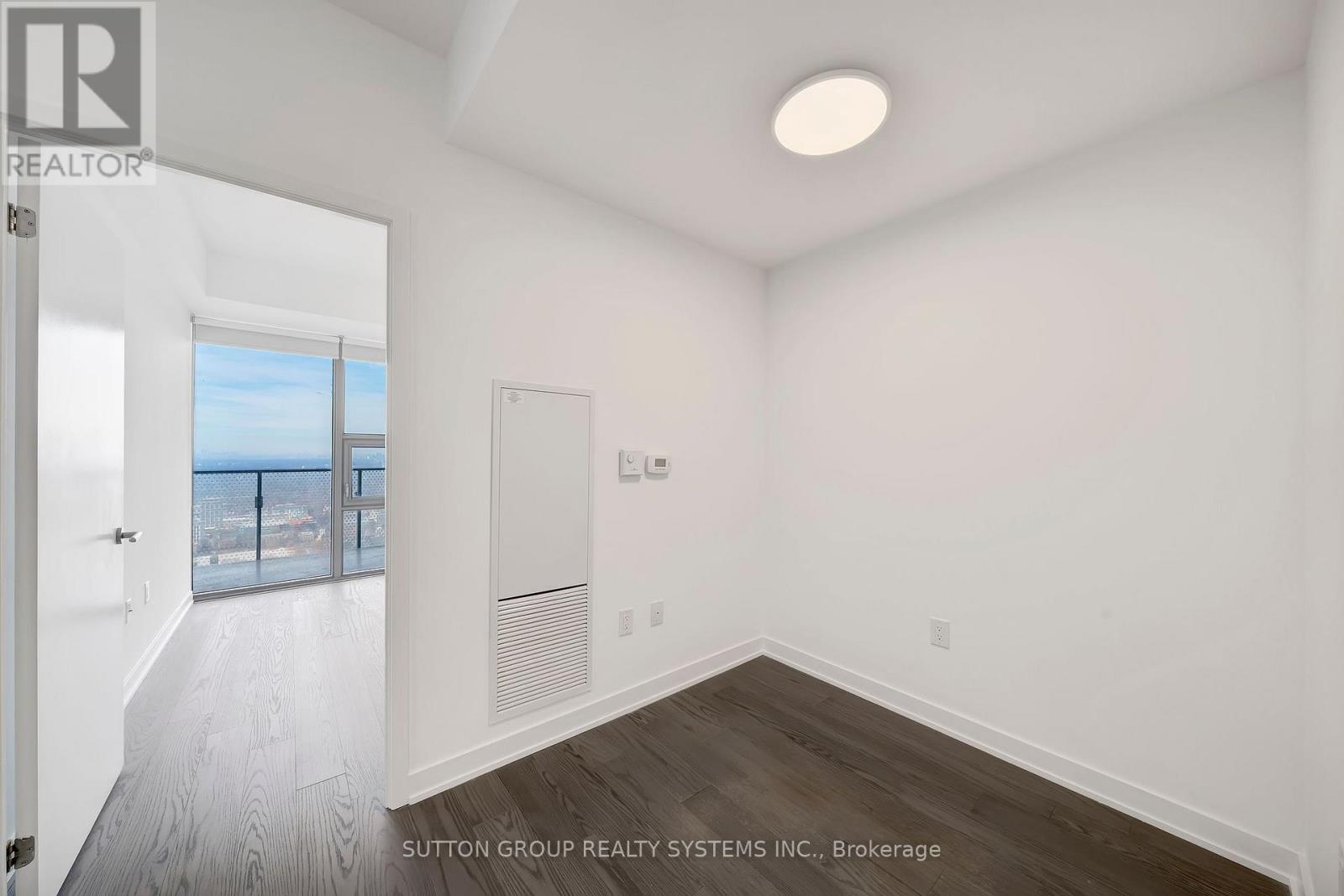 4707 - 11 WELLESLEY STREET W