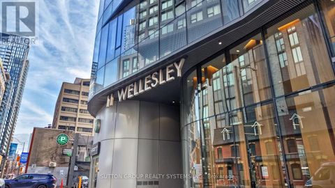 4707 - 11 WELLESLEY STREET W Toronto (Bay Street Corridor) ON M4Y0G4