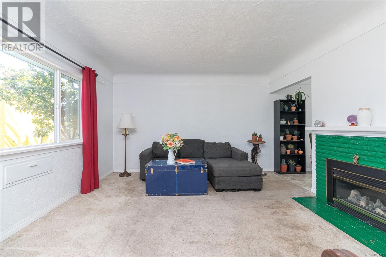 3228 Service St