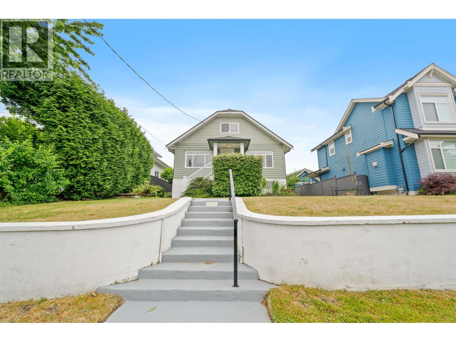 221 RICHMOND STREET