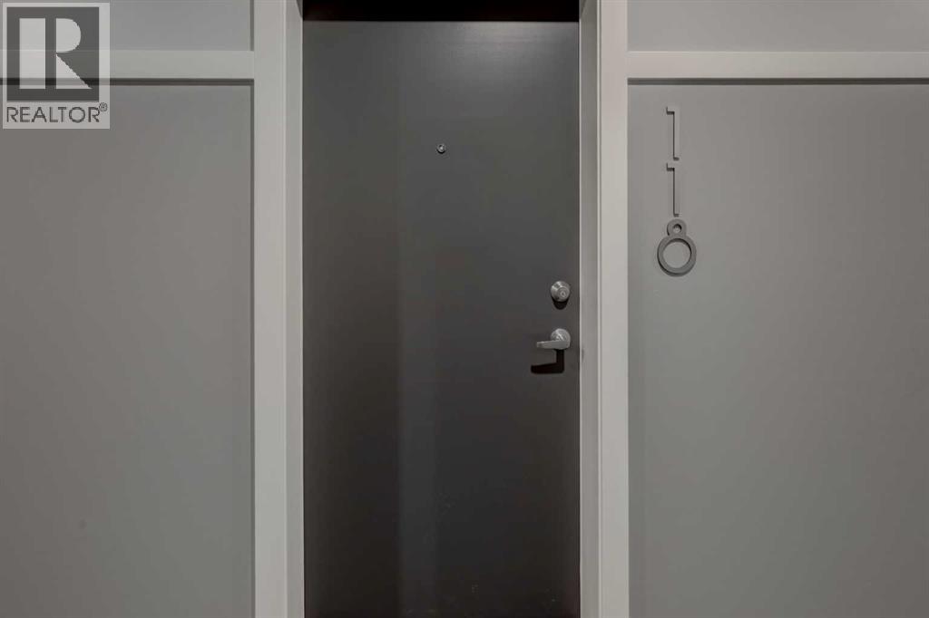 118, 245 Edith Place NW