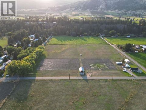 5595 ALMOND GARDENS Road Grand Forks BC V0H1H4