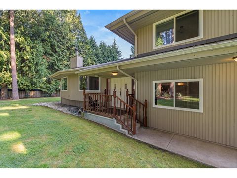 13514 20 AVENUE Surrey BC V4A1Z6