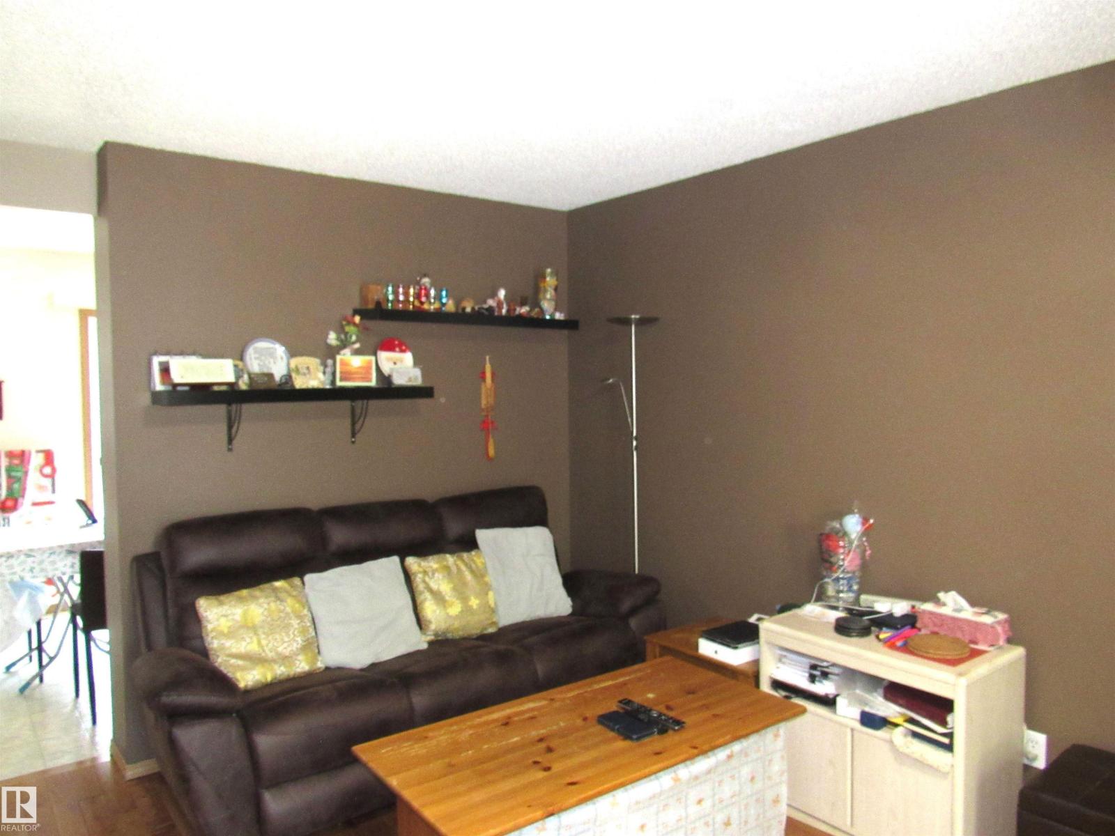 #28 10909 106 ST NW