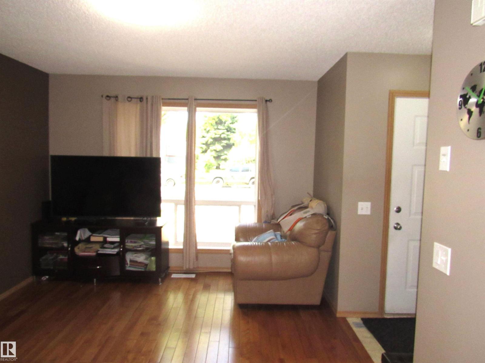 #28 10909 106 ST NW