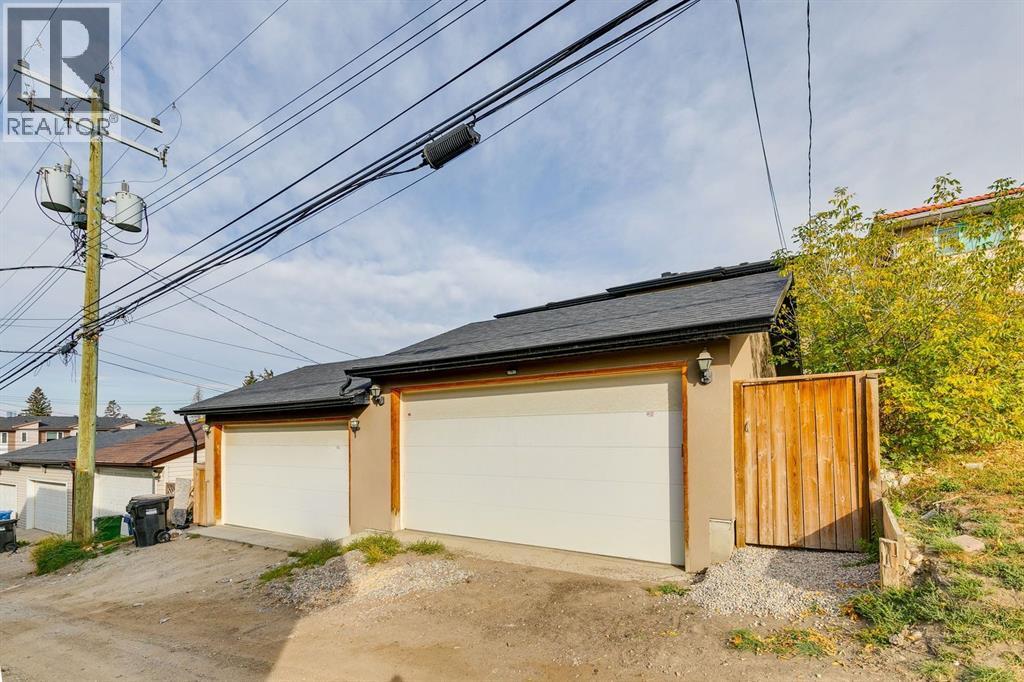 2817 & 2815 16 Avenue SE