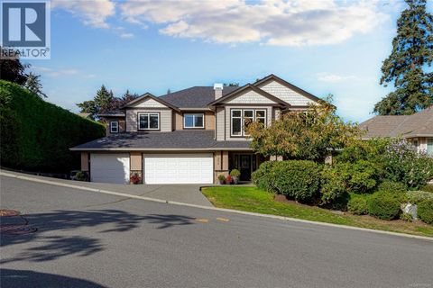 1204 Knockan Pl Saanich BC V8Z7L5