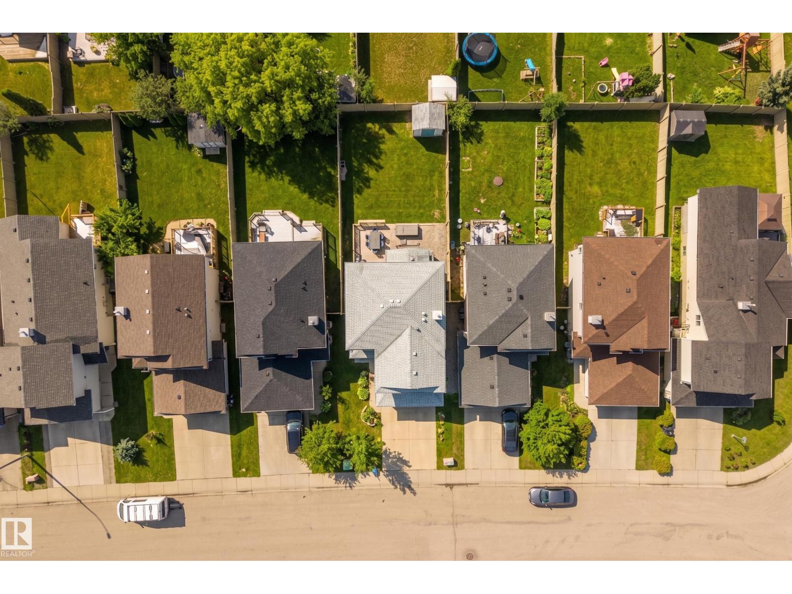 8915 7 AV SW