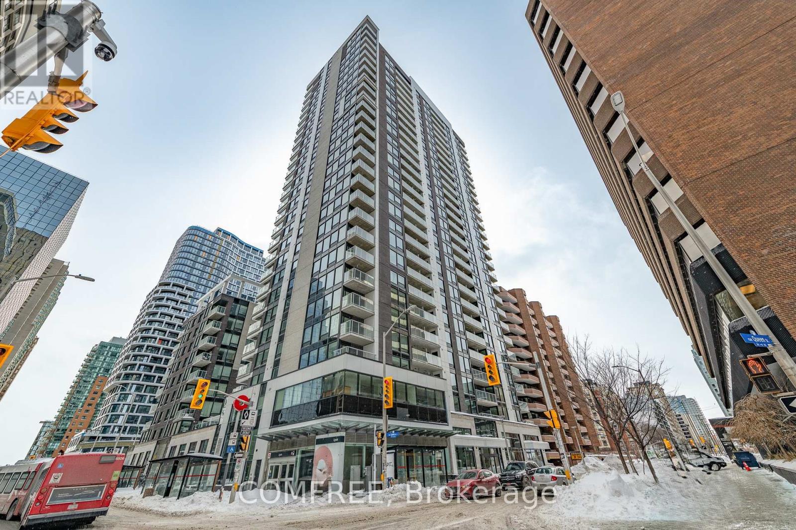 1808 - 340 QUEEN STREET
