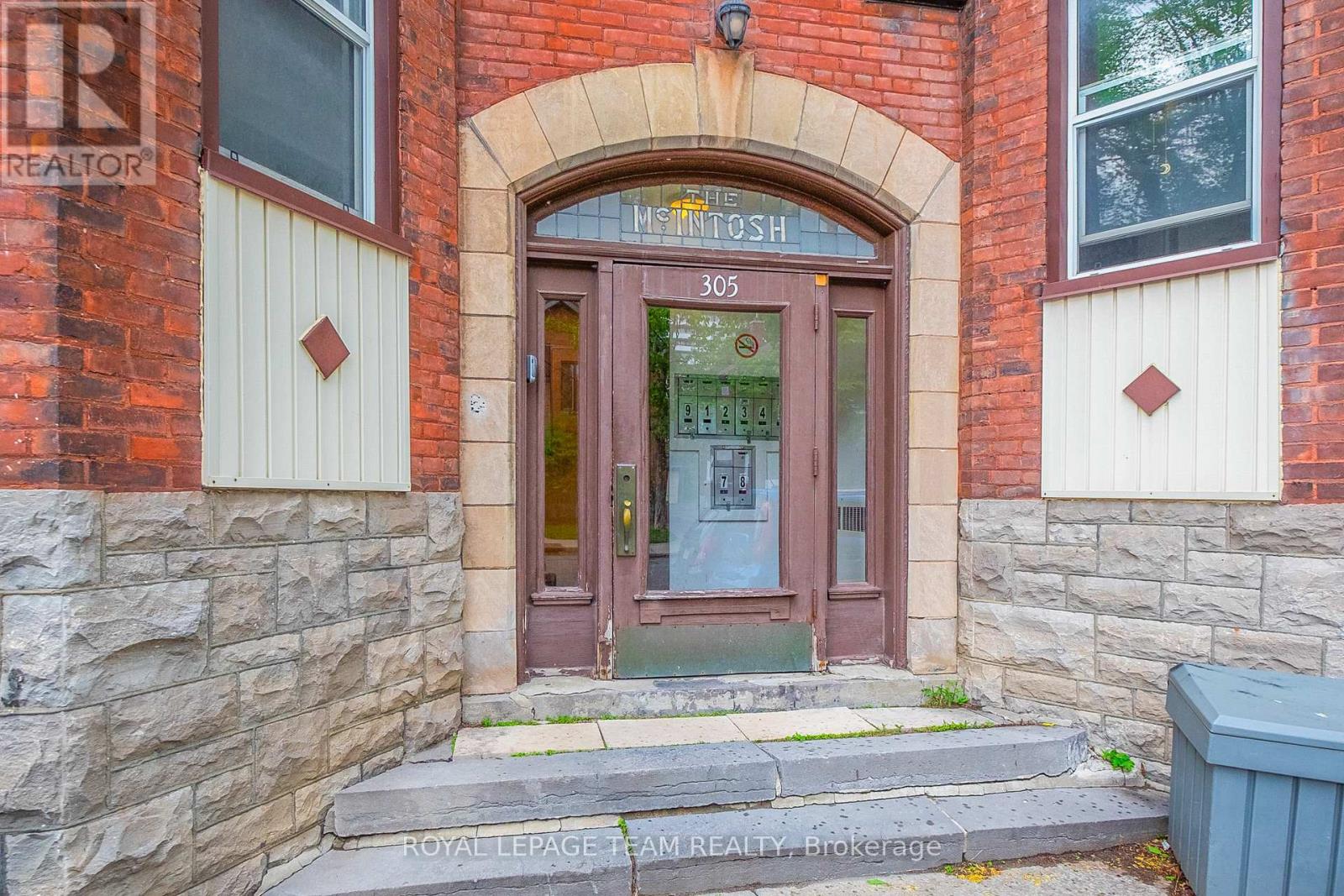 305 WAVERLEY STREET