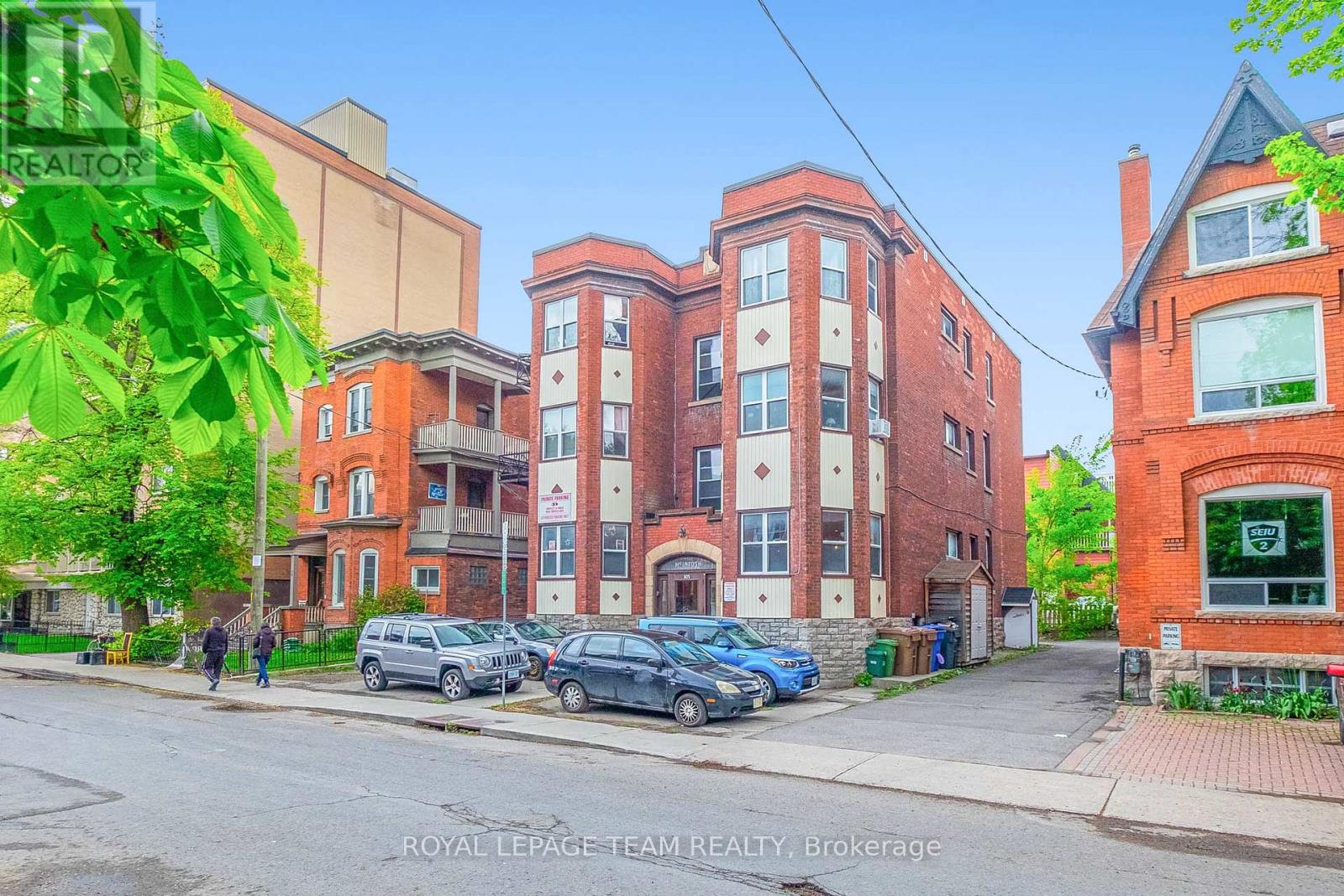305 WAVERLEY STREET