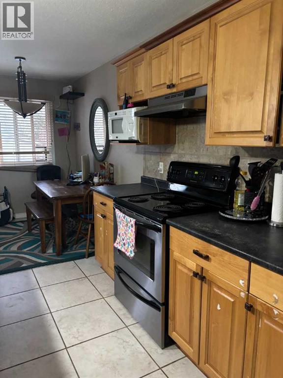 2, 1701 St Edward Boulevard N