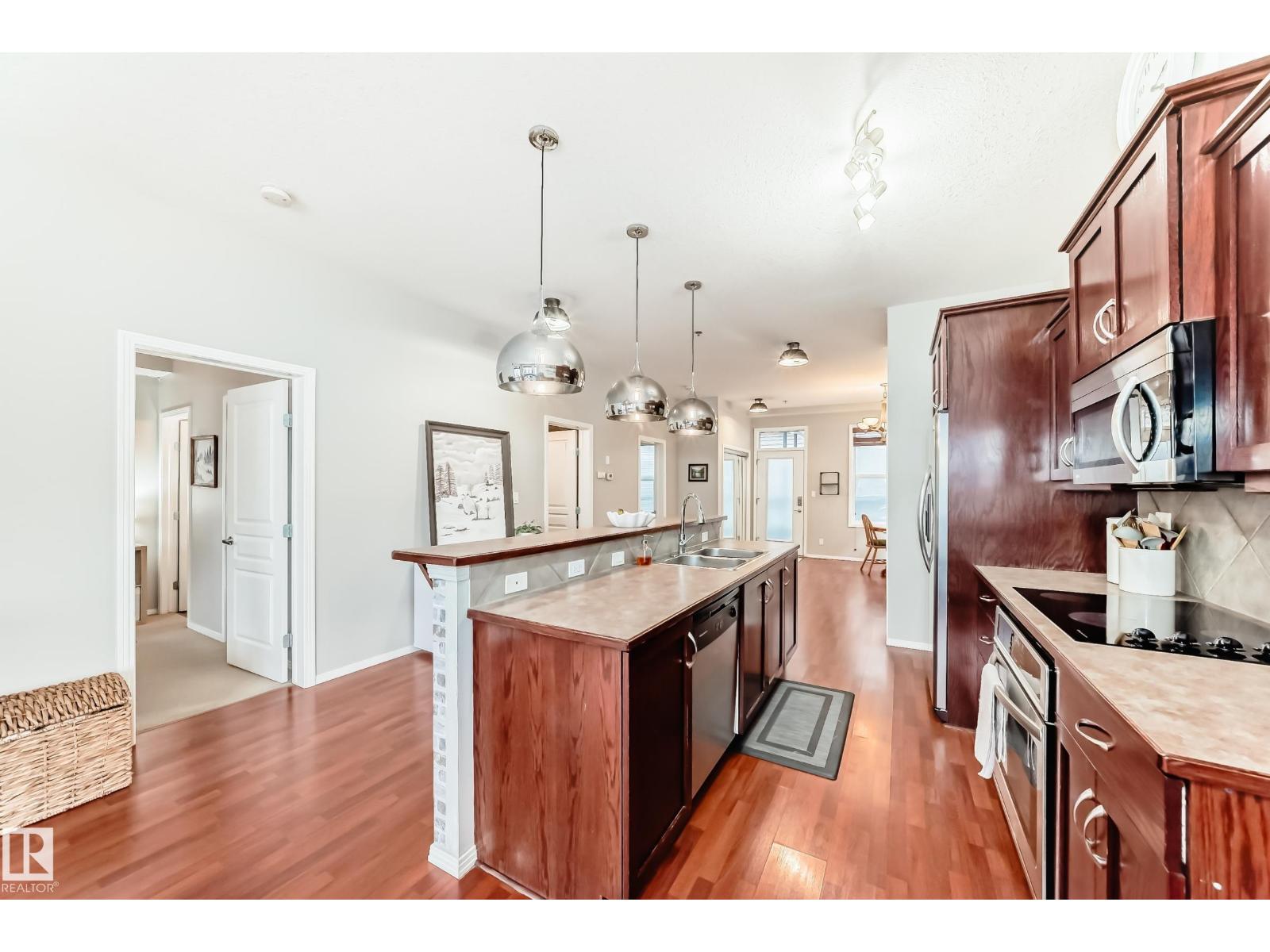 #360 4823 104A ST NW