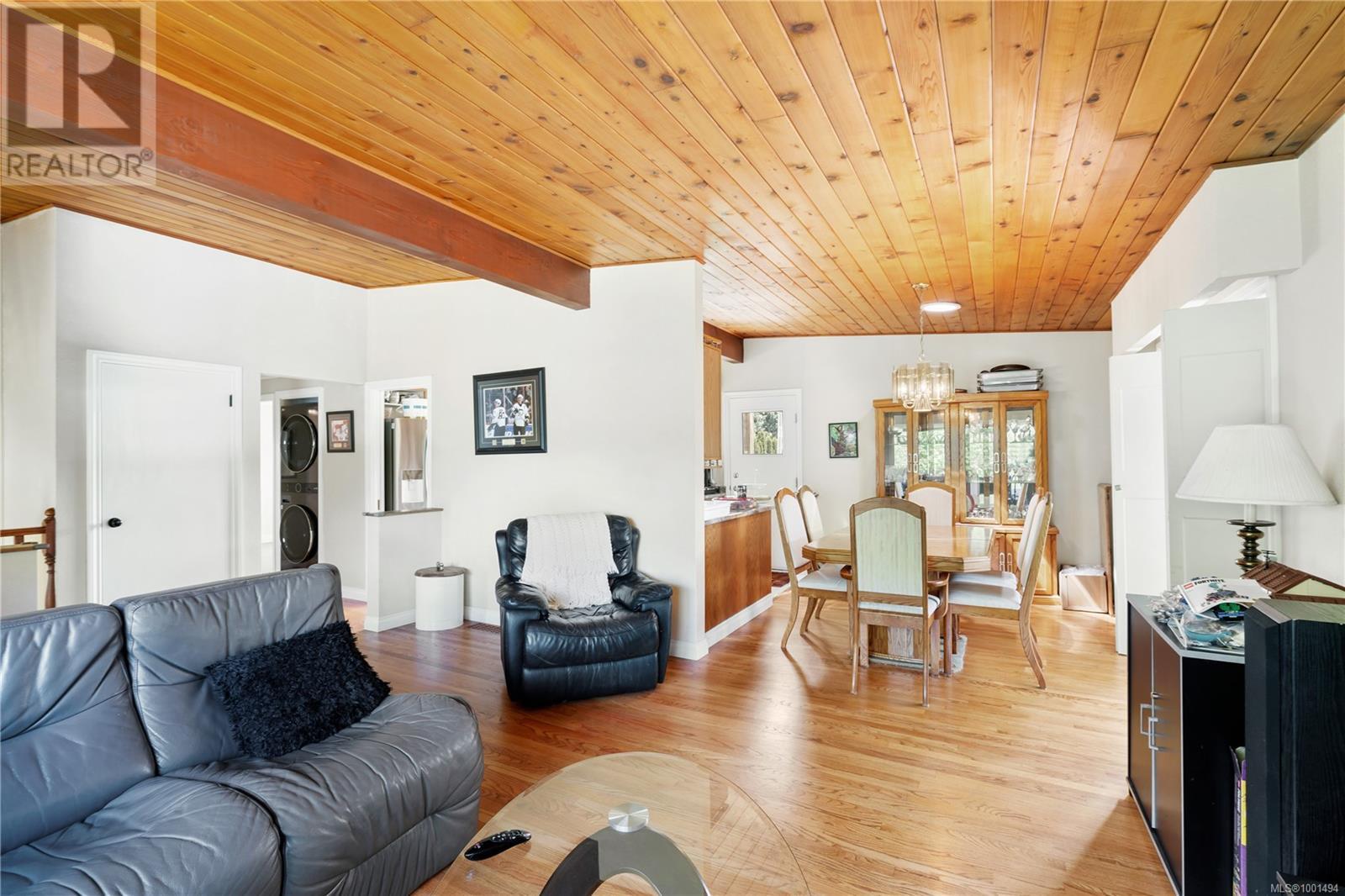 3065 Harriet Rd