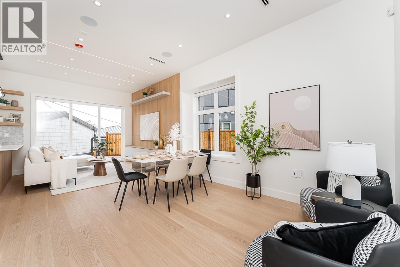 1 2837 OLIVER CRESCENT