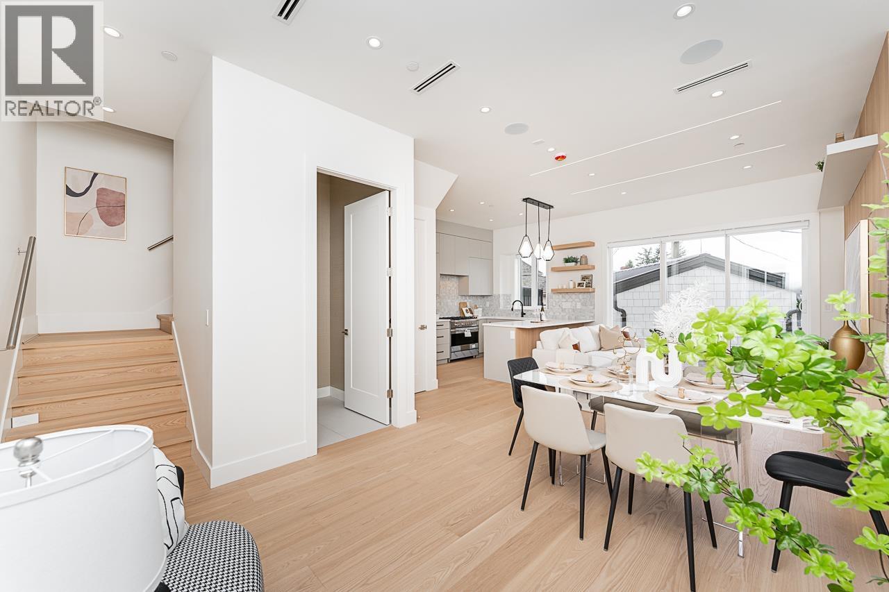 1 2837 OLIVER CRESCENT