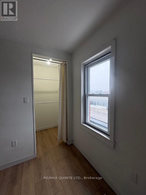 1 - 27 DUNDAS STREET E