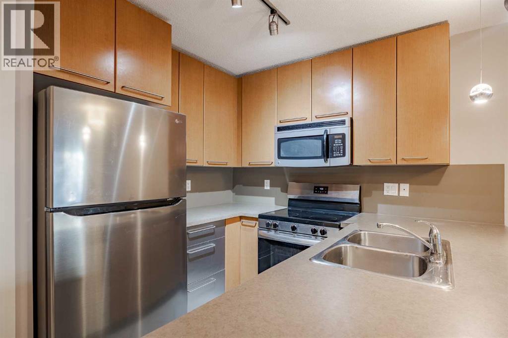 232, 35 Richard Court SW