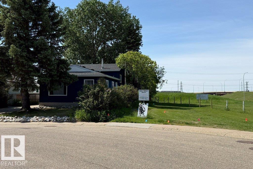4823 10 AV NW