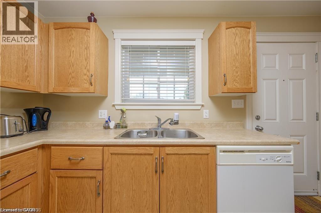 653 KINCARDINE Avenue Unit# 12