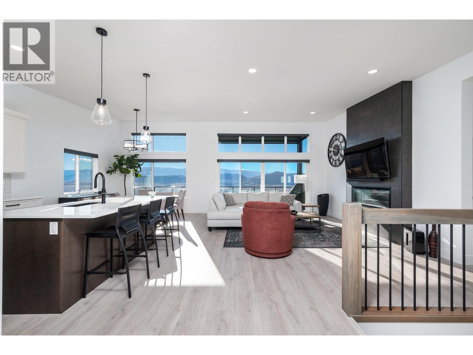 7735 Okanagan Hills Boulevard Unit# 6